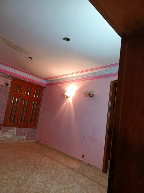 Iqbal Town : 1 Kanal House For Rent Rachna Block 14