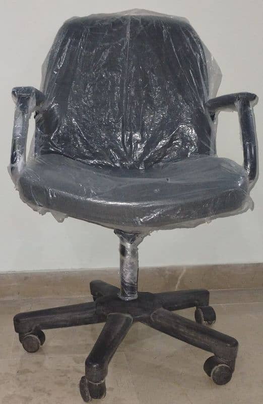 Office Boss chair in good condition, Nazimabad no 1 1