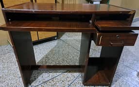 Computer table for sale