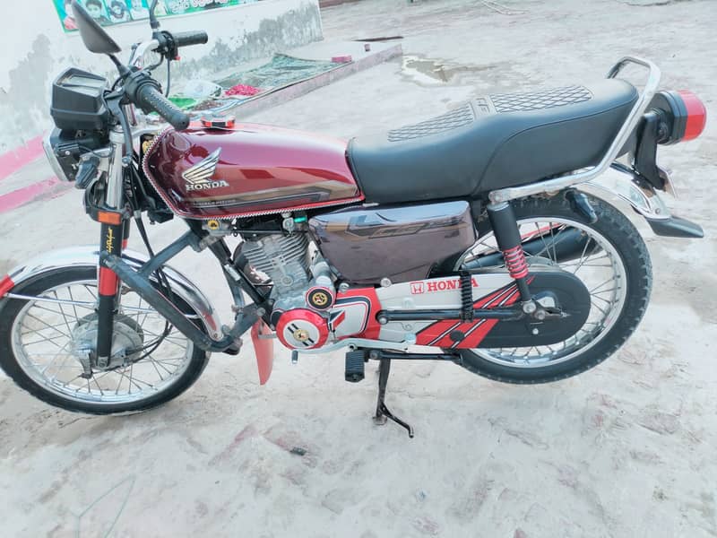 Honda 125cb F self strat 3