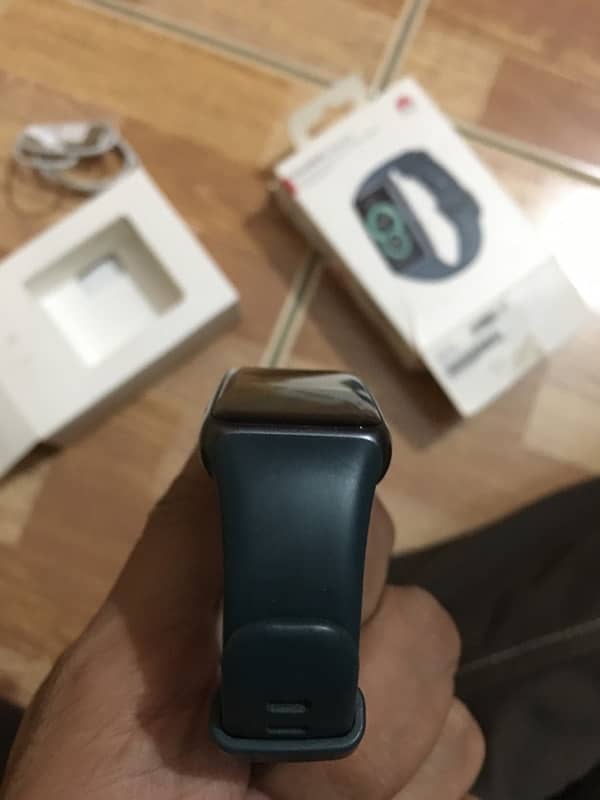 I am selling my huawei band 6 like a new 3