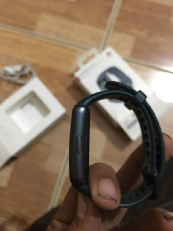 I am selling my huawei band 6 like a new 6