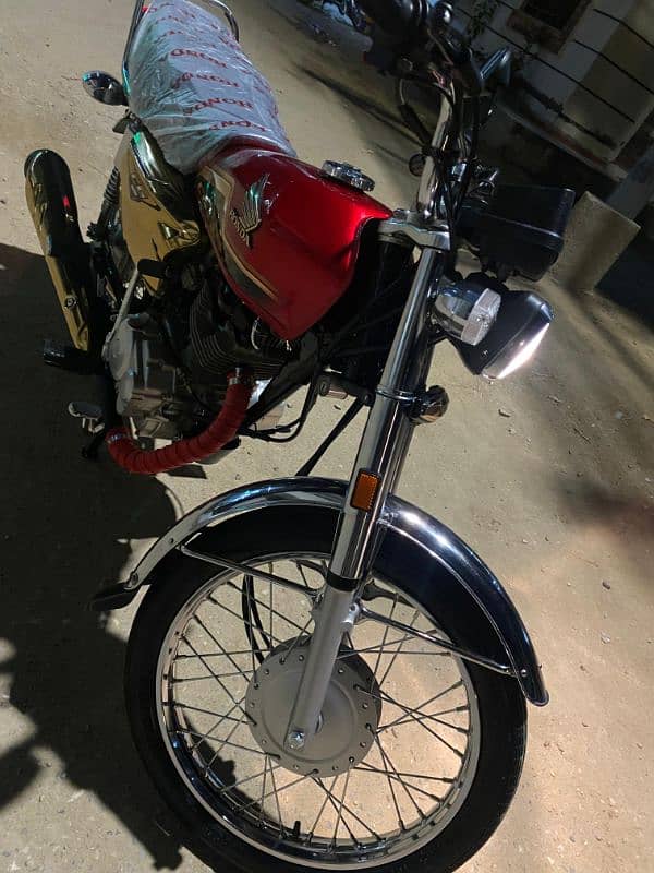 Honda 125 Gold edition 3