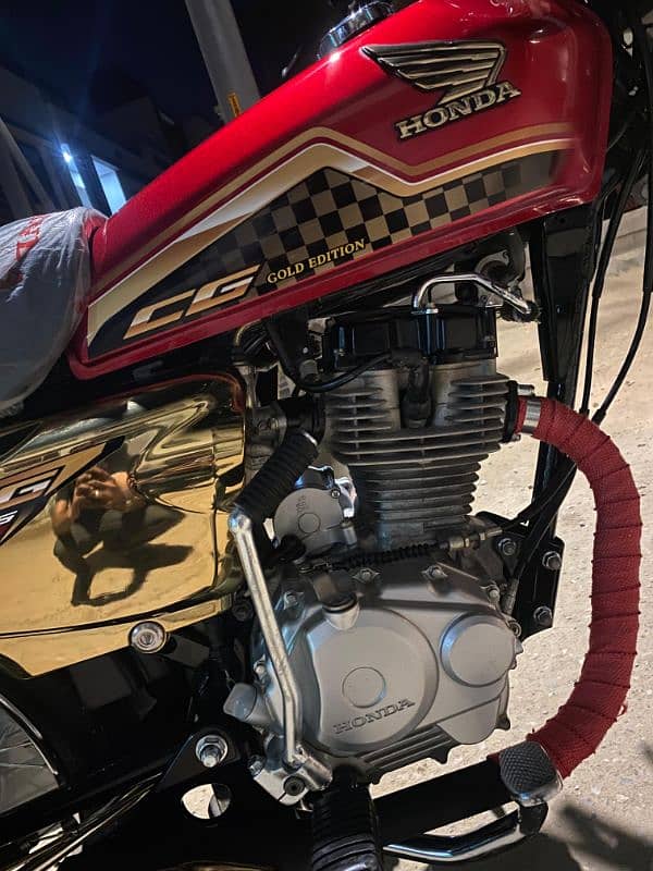 Honda 125 Gold edition 4