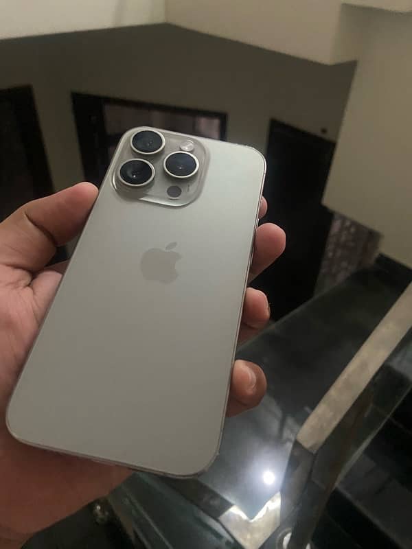 iphone 15 pro jv Natural titanium 1