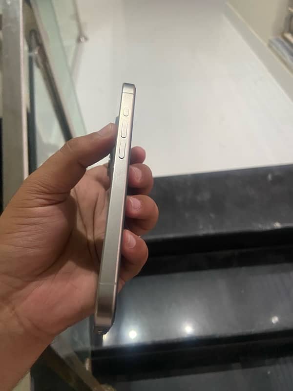 iphone 15 pro jv Natural titanium 5