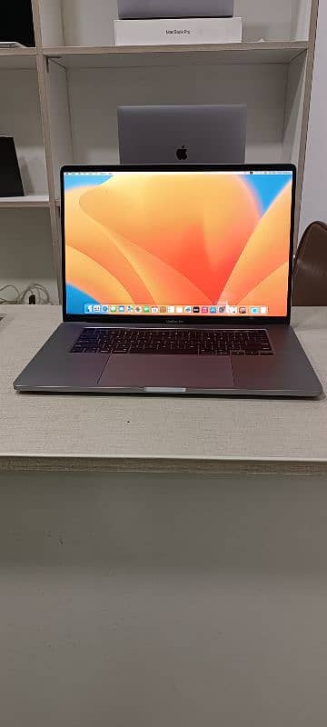 Apple MacBook Pro Ci9 2019 16" with 32Gb ram 512ssd 1