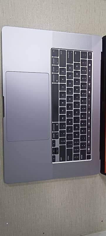 Apple MacBook Pro Ci9 2019 16" with 32Gb ram 512ssd 8