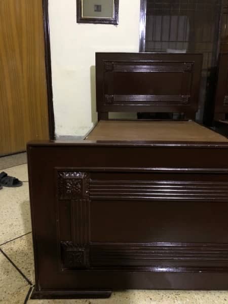 2 Single Beds (Pair) 8