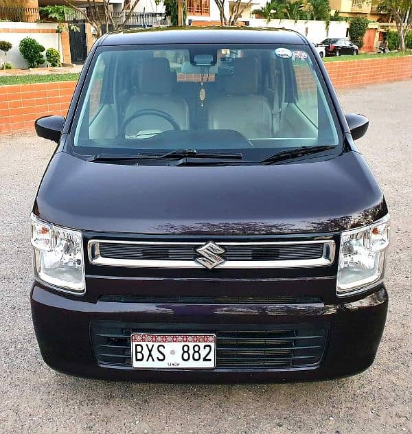 Suzuki Wagon R Hybrid (Fuel avg 20 km/L) 12