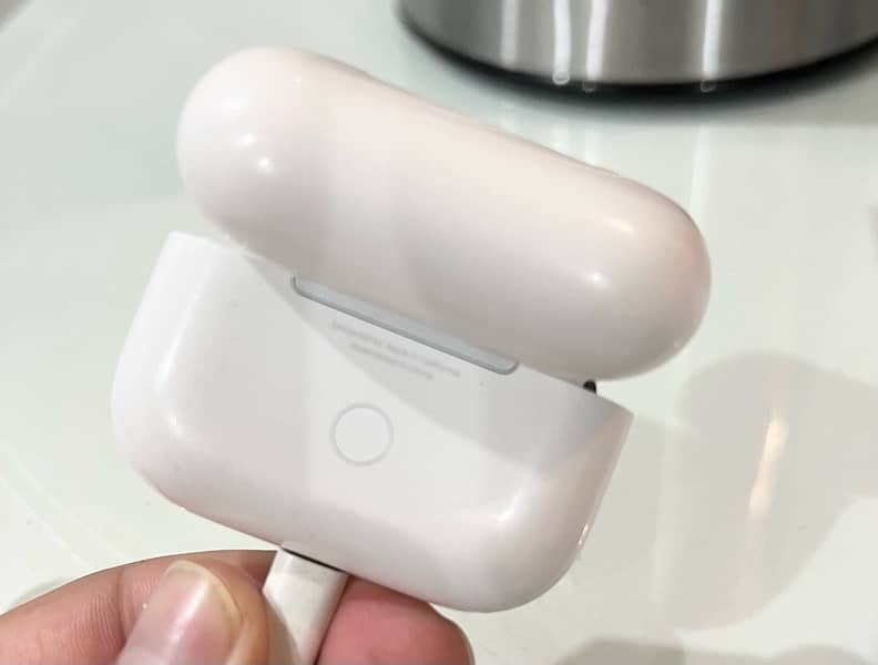 Airpod Pro 2 Orignal Case 1 ear Bud 3