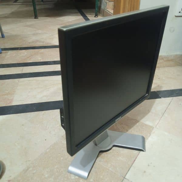 17 inches lcd for sale 1