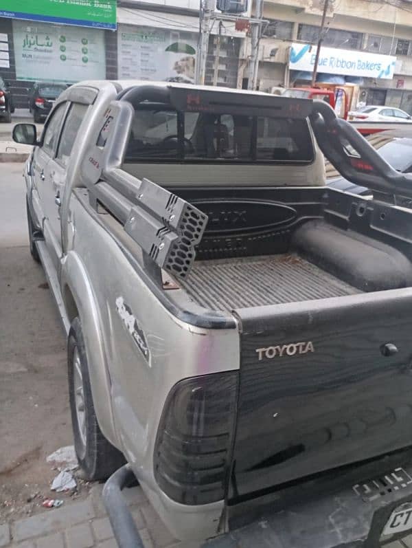 urgent sale Toyota Hilux 2008 registration 2010 paterol engine 5