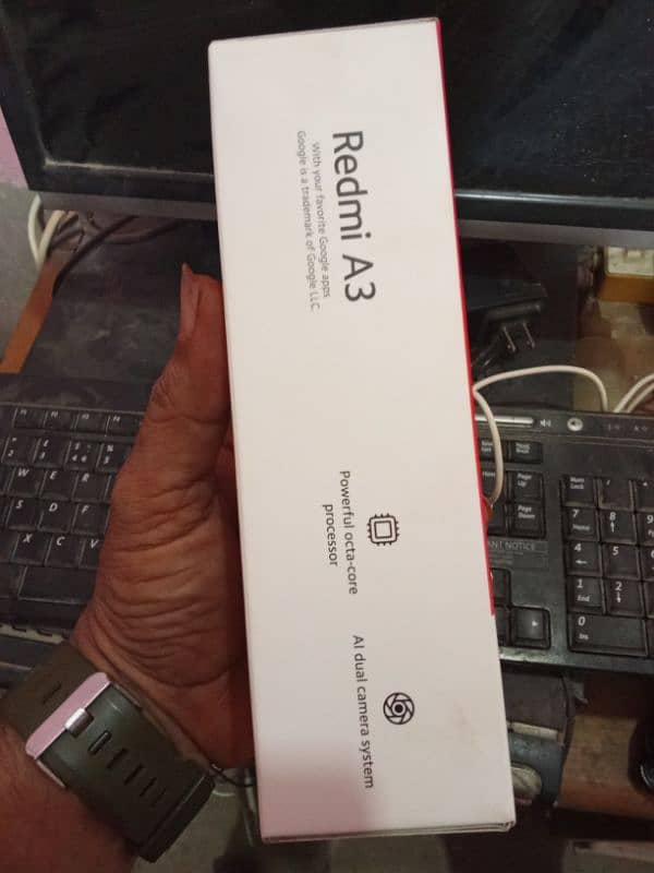 6 din Chala hai 24 months warranty 4 ram 128 rom  paso ke zorat hai 3