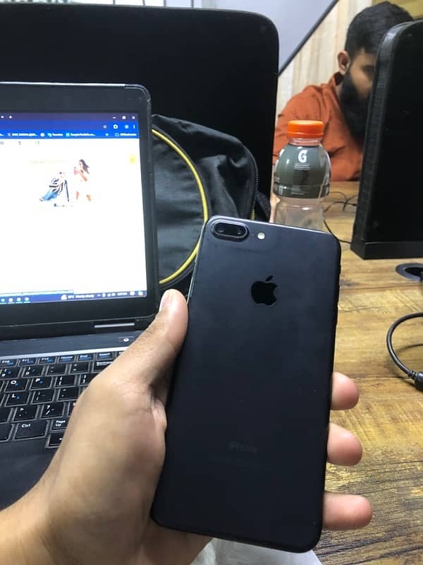 iphone7plus 128gb pta approved 3