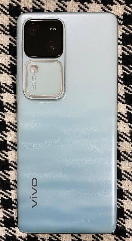 Vivo V30 2