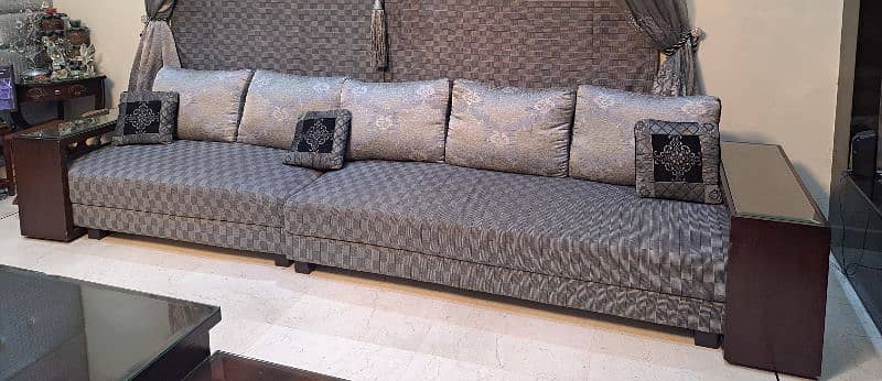 Sofa set with side tables 2