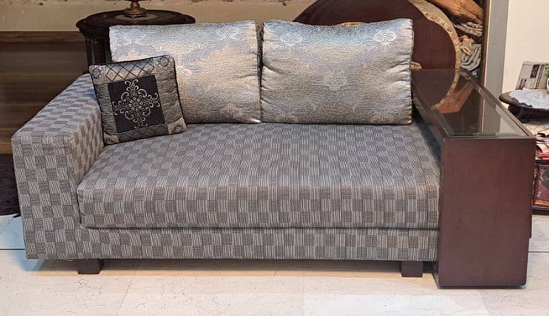 Sofa set with side tables 3