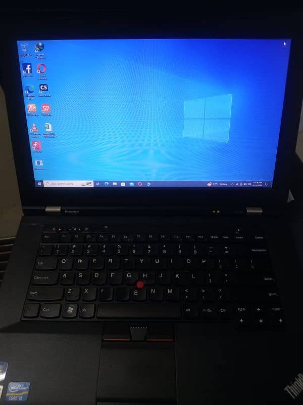 urgent sale laptop 9