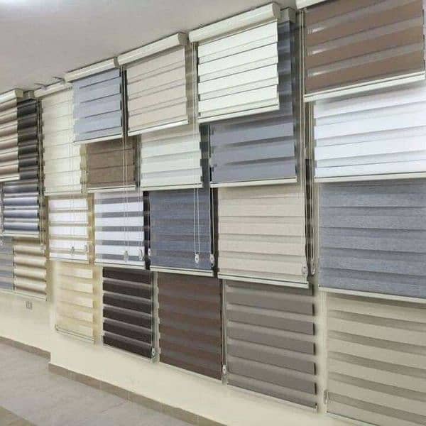 window blinds Wall paper, wooden floors 8