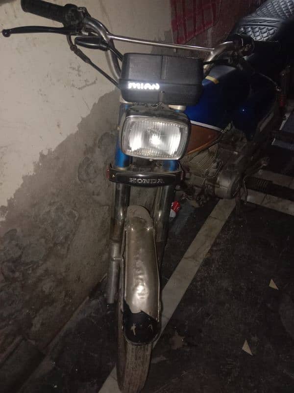 I am selling Honda cg125 4