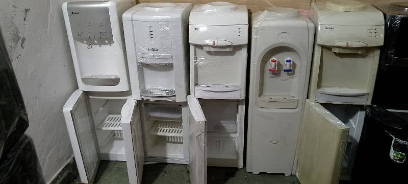 good condition water dispenser all ok hot cool and farig 14