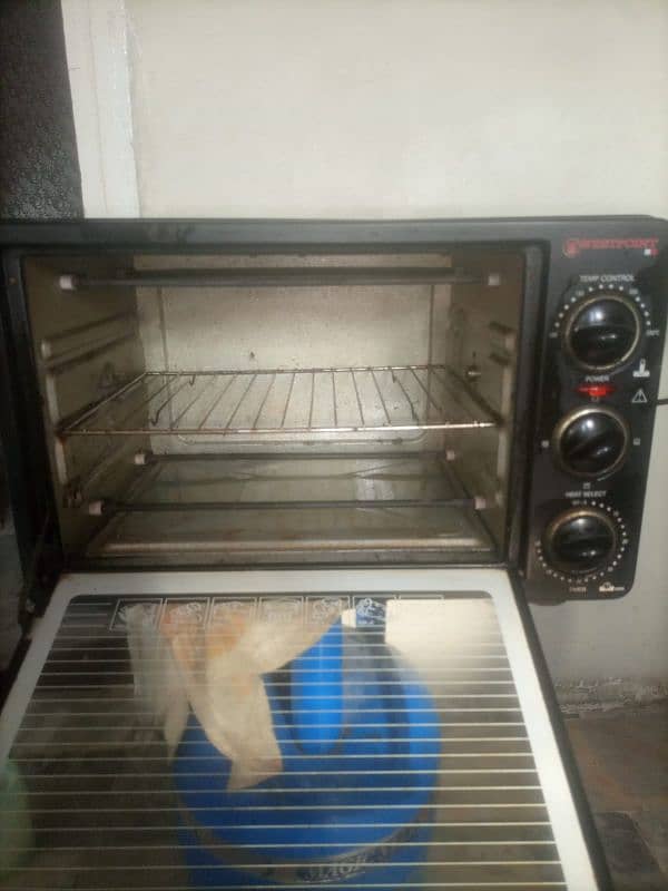 Oven Available for sale 4