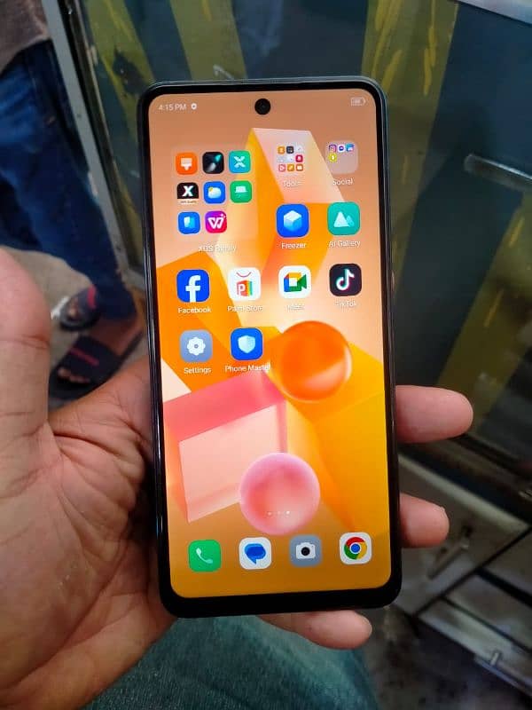 I am selling Infinix hot 40i 8+8ram 256 gb memory  lush condition 1