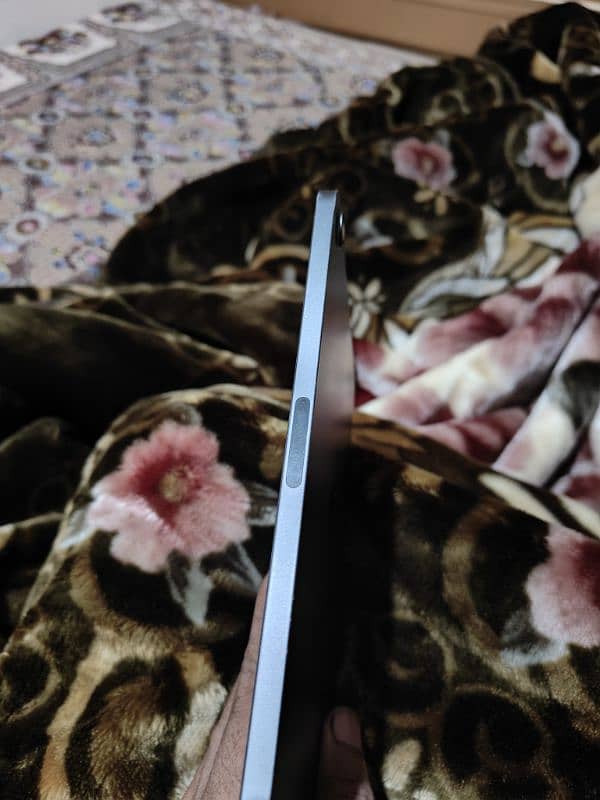 ipad  mini 6 64GB fingerprint work nahin hai 1