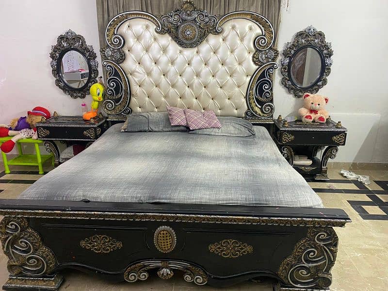 Lasani Wood Bed Set 0