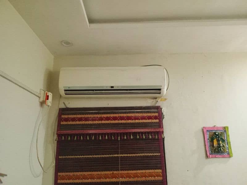 1.5 ton used LG brand AC for sale 0