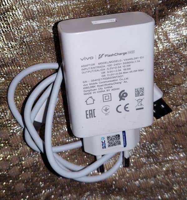 V40 Lite Original 44W Flash Charger Box Pulled Charger 0