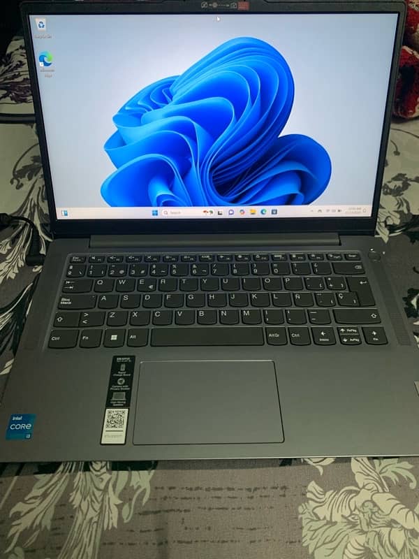 LENOVO IDEAPAD CORE I3 0