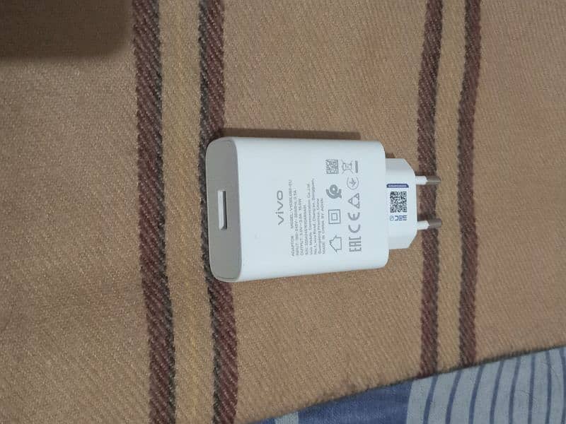 Vivo Charger and light for sale. 1