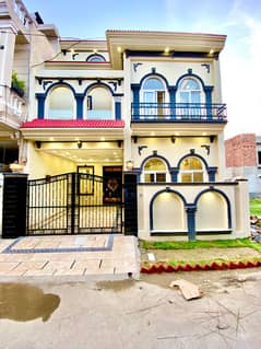 Beautiful 5 Marla 3 Bed Double Story House For Sale Sj Gardens Main Bedian Road ( Lowest Market Price)