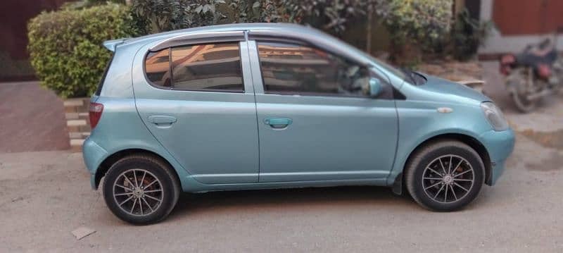 Toyota Vitz 2006 6