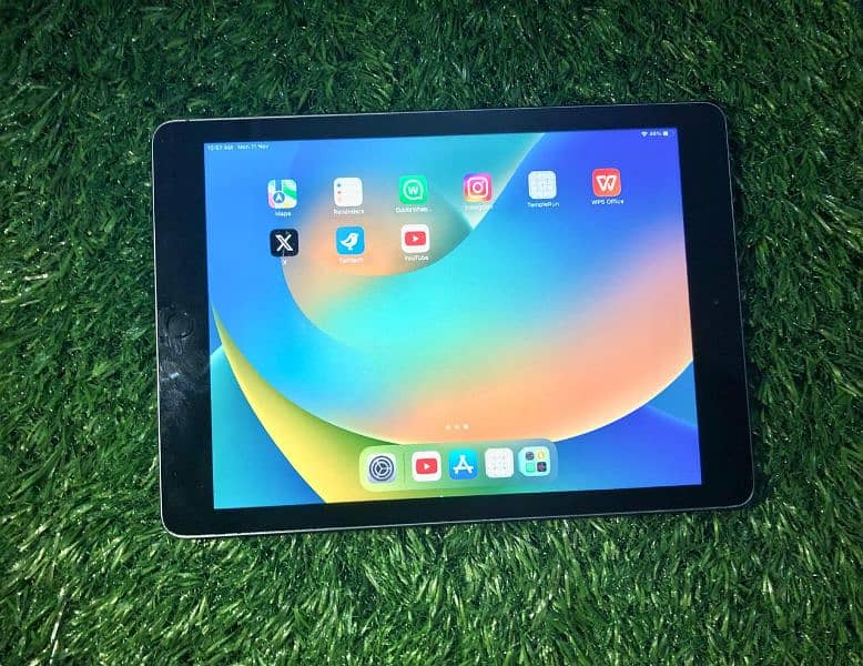 Apple iPad 5th generation latest version 16.7. 10 WhatsApp(03274117805) 2