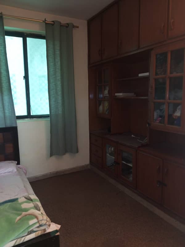 Furnish partition room available in F11 for Lady only 2