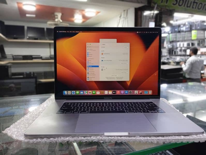 MacBook pro 2017 15" i7/16/256/2 gb graphic 0