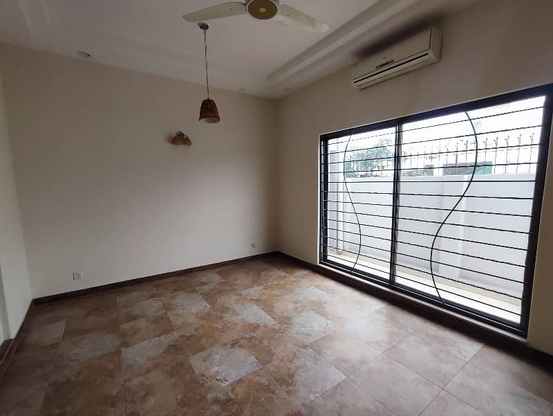 1 kanal beautiful design house for sale in dha phase 4 10