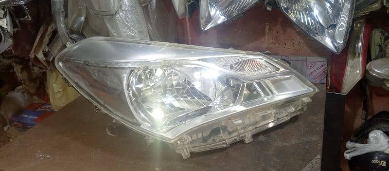 vitz 2021.2022 head light right side 7