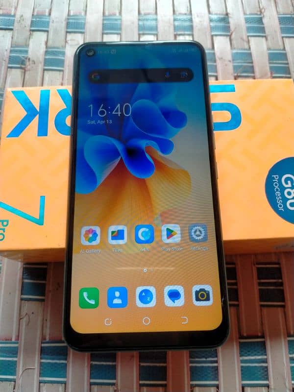 tecno spark 7 pro set and box no charger ok set he need cash 10