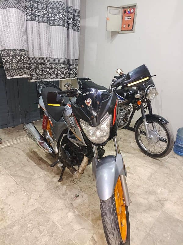 Honda CB 150 F special edition only good condition 2