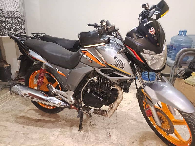 Honda CB 150 F special edition only good condition 4