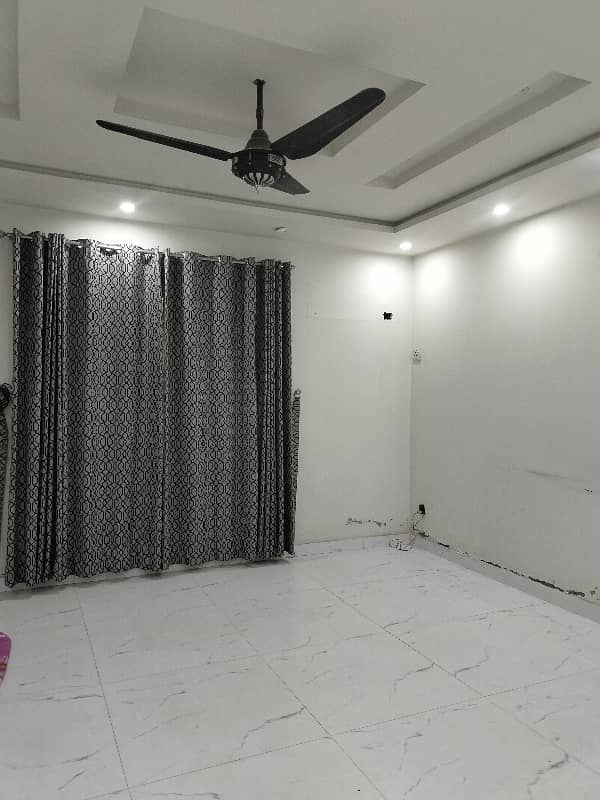 Tiled floors 5 Marla double story Iqbal town 0