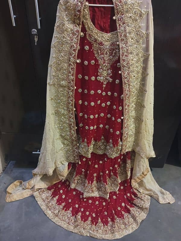 barat lehnga, just 1 day use hua tha, red and skin colour contrass 7