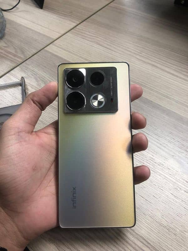 INFINIX NOTE 40 Titan Gold 1