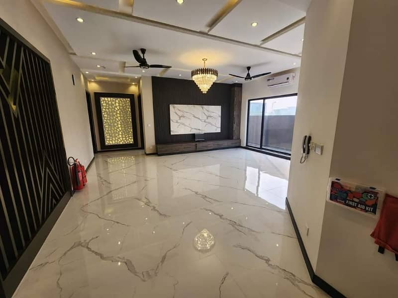 1 kanal luxurious house for sale in dha phase 6 6