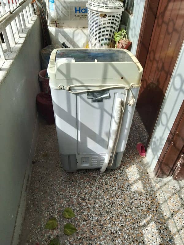 Washing Machine Kenwood for urgent sell near johar more 1