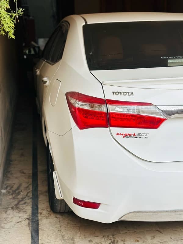 Toyota Corolla Altis 2016 1